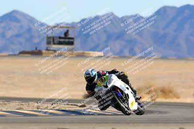 media/Jan-08-2022-SoCal Trackdays (Sat) [[1ec2777125]]/Turn 4 (1145am)/